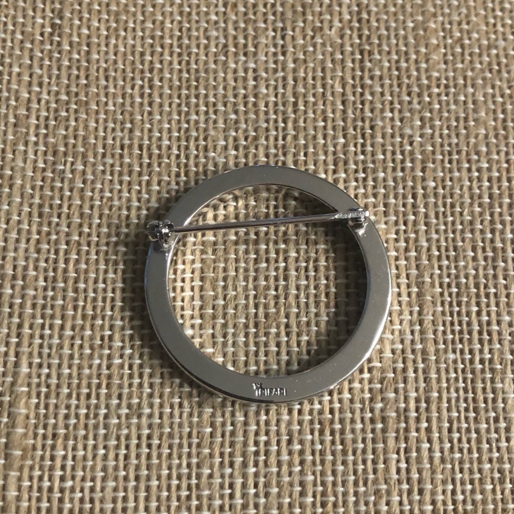 TRIFARI Crown Vintage Silver Tone Brooch Lapel Pin - Picture 2 of 4